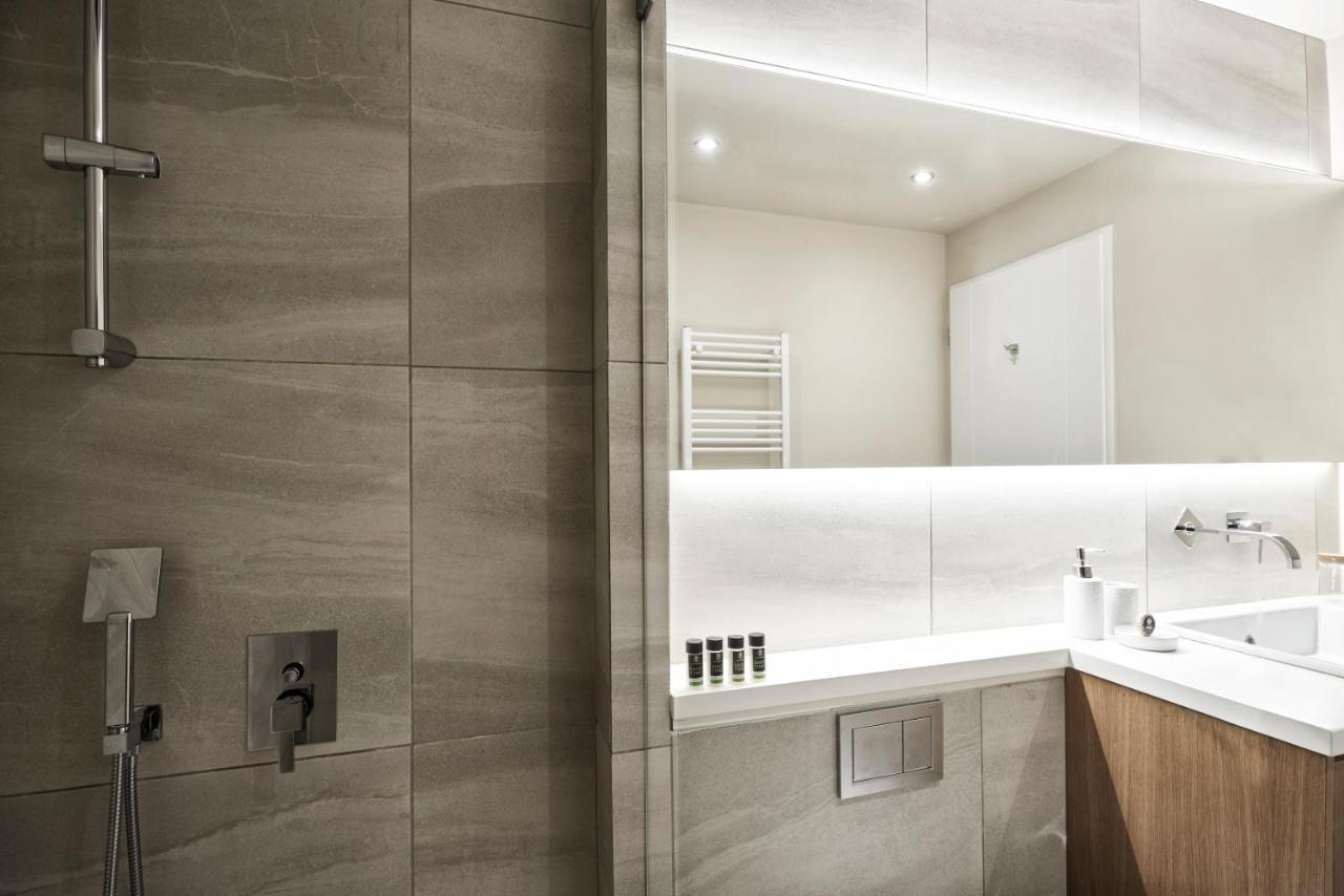Charitos Iχ, Chic N Modern 2Bd Apt Athens Ngoại thất bức ảnh